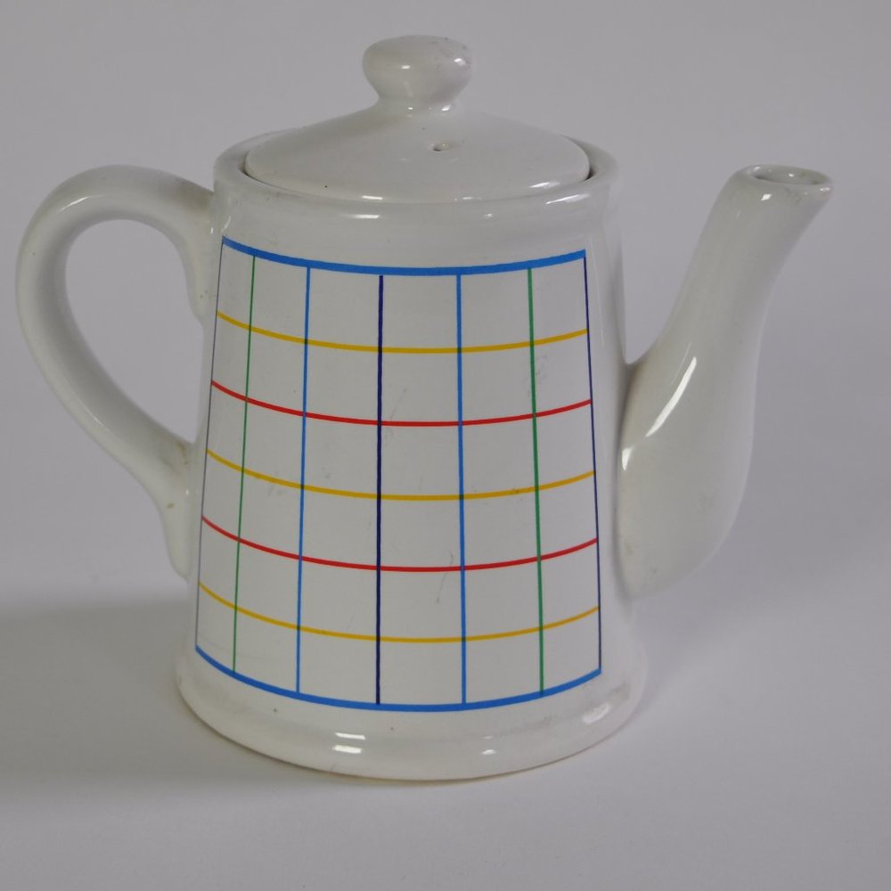 VTG primary color teapot